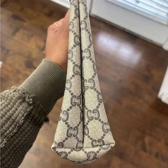 Gucci Beige and Brown Monogram Clutch - Picture 2 of 5